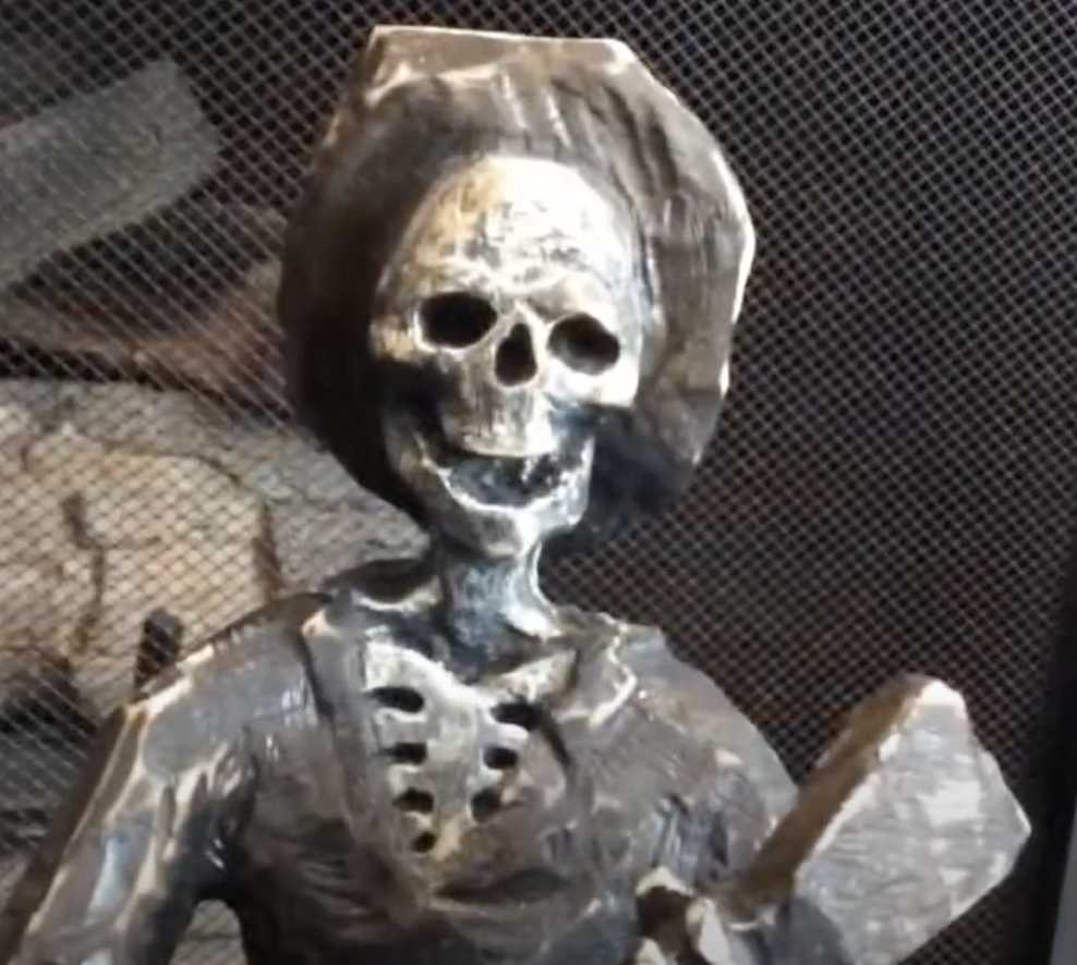 Mr Bones and Catrina